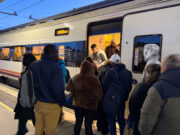 Els usuaris gironins de Rodalies celebren la represa del servei, però en desconfien per la falta d’informació