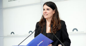 Junts demana la compareixença d’Illa, Dalmau i Vila per saber la resposta del Govern a l’ordre del TSJC sobre el català