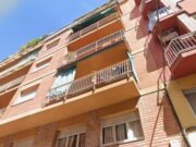 Rescaten un home atrapat al balcó mentre el foc devora un pis a Girona