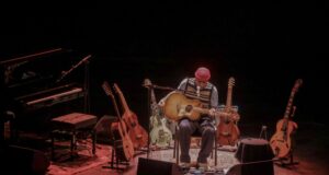 Ben Harper desgrana el seu repertori en format íntim a l’Auditori de Girona
