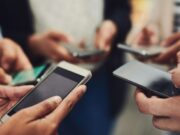 L’auge de les addiccions digitals redefineix els hàbits juvenils a Espanya