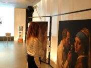 Casa ISDIN mostra obres creades amb IA per educar sobre malalties de la pell