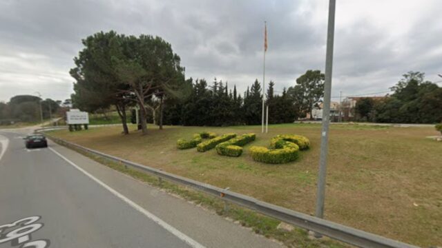Imatge de l'entrada de la localitat (Sils)