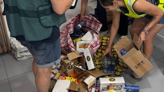 Imatge dels productes sense garanties sanitàries sostrets a Salt (Guardia Civil)